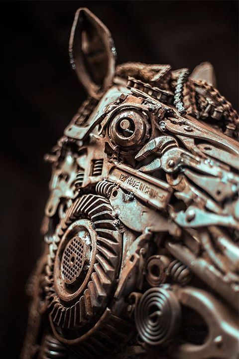 steampunktendencies: Scrap Metal Horse  Photo & Edit : Aghil HosseinianSculptor : Hasan Novrozi 