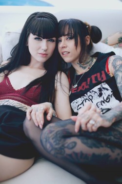 theperfectladies:  Ashley Holat &amp; Gogo Blackwater