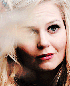 colinodonighue:Faves hiding in bushes is my aesthetic. ( ﾉ^.^)ﾉﾟ