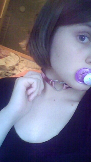 little-mia-bug: lilbaby-bunny:  I got lots of new collars today  Love it!!  And you’re