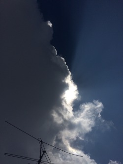 Narquitectura:  Hoy Me Enamore De Esa Nube ☁️