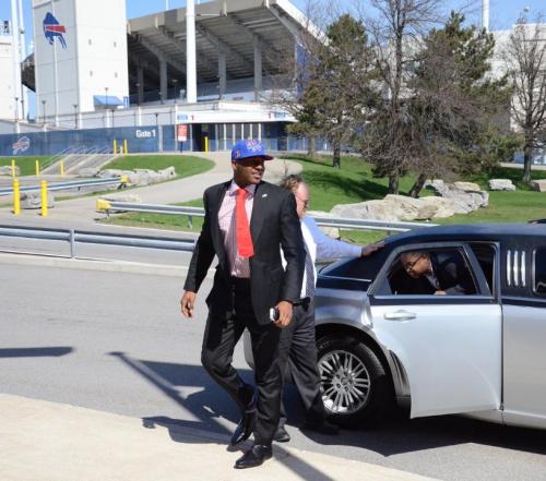 000gooby:  Ej Manuel arrives in buffalo 