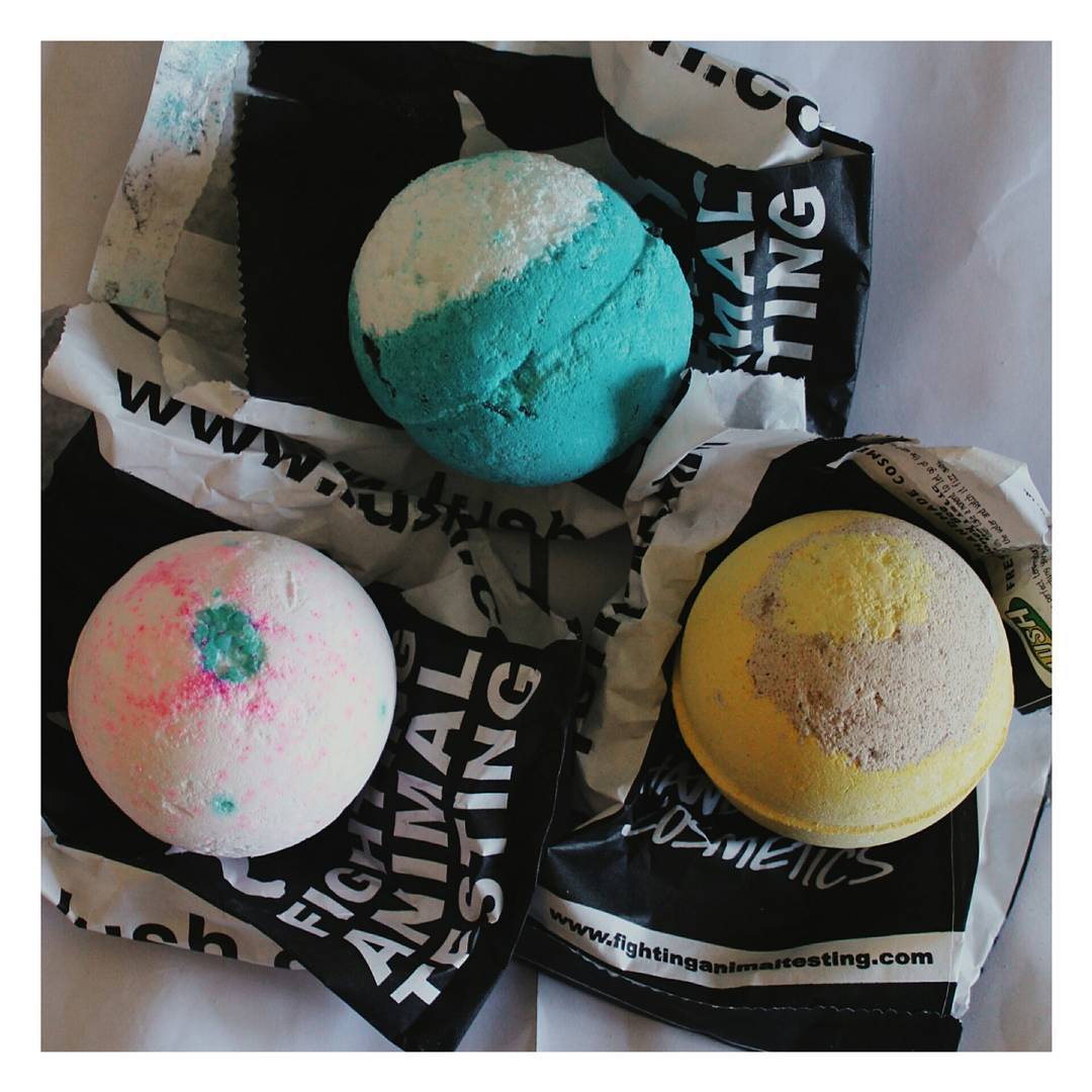 l0veisadeserter:  My obsession is ridiculous but whatever new bath bombs 💃💃