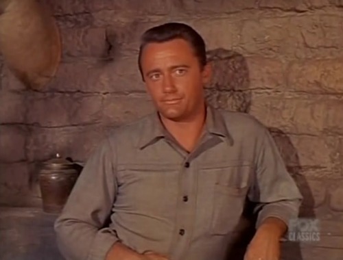 eleonoraalva:Robert Vaughn in “Bonanza”, season 4, episode 6 “The Way Station”. Part 1