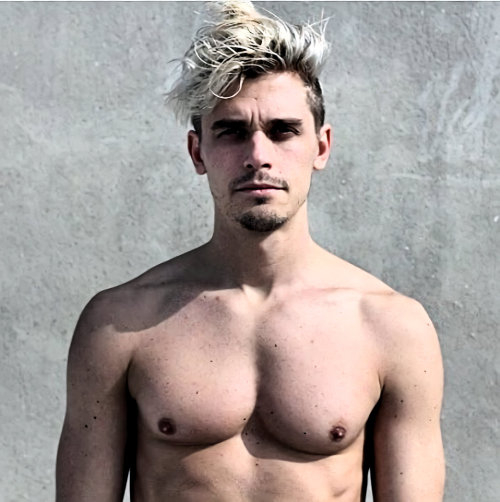 Porn phoenixlegendary:  Antoni Porowski   photos