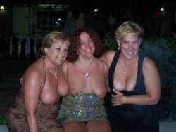 OMG, the one in the center!  Those tits!  HOT!