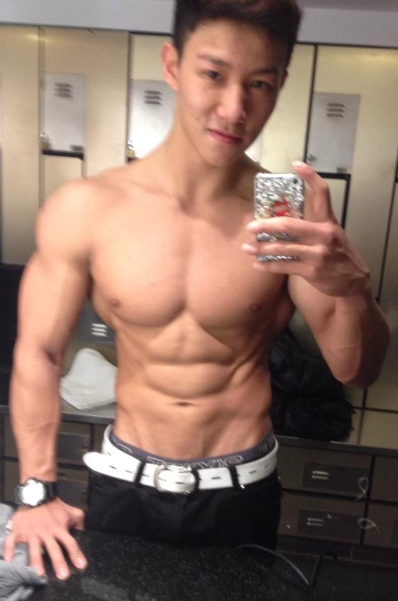 orientalust:  He’s one fine mf 