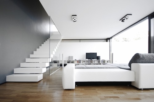 World of Architecture: Black On White H