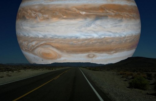 mleting:  witchjunk:  if Neptune, Saturn, and Jupiter were as close as the moon  why cant the sky actually look like this ugh  