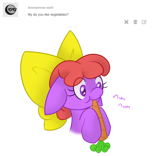 askittybit:  Da long owange ones are da bestest!~  x3 D'aww~