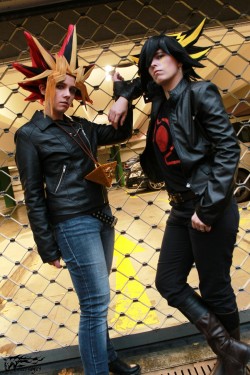 yugirl-with-dragons:  aceyugiohdreamer:  seraphedo:  Synchro-Dragons, here you have an impression of me as Yami and obfuscatingsusurration as Yusei! x3 Photo is by awesome malabava   OH MY JESUS  *spits out water* HOLY, FUCKING SHIT 