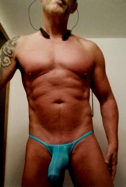 thong-jock:  My penis encased in a tendenze