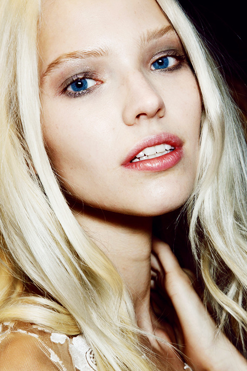 lsyorg:  Sasha Luss backstage at Blumarine S/S 2014