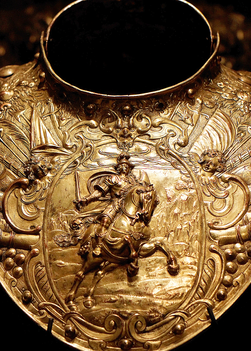 marthajefferson: Under the Aegis of Mars, Louis XIII’s golden gorget (details), c-1630