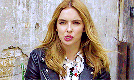 jodiecomernews:@ComerJodie: when the waiter serves you breakfast and you say “Love