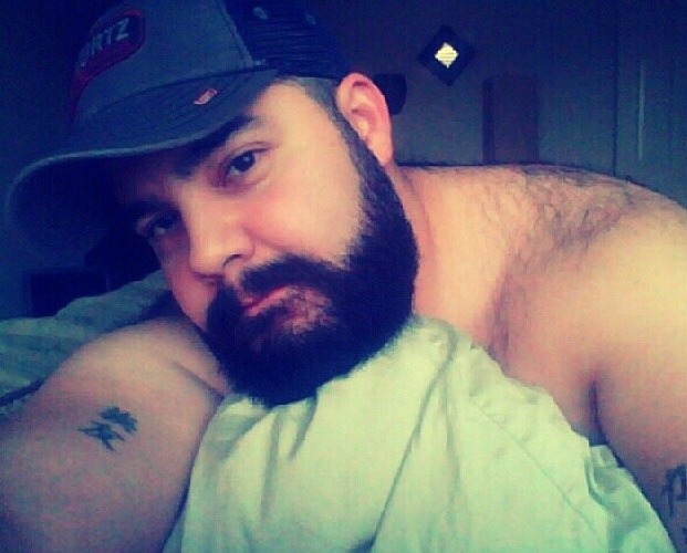 cubbypup:  chubadmirer:  Chubs y Algo Más…  yum!