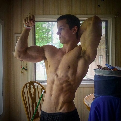 gayromeo-me:  reblog and follow me