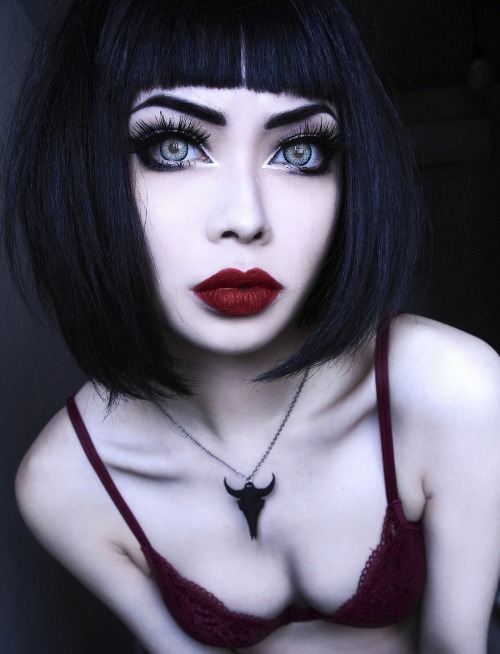 wylona-hayashi:  Wylona Hayashi Repost Wearing The Rogue & Wolf necklace ,enter WYLONA5 to get a discount on any purchases now! Instagram @wylonahayashi4 