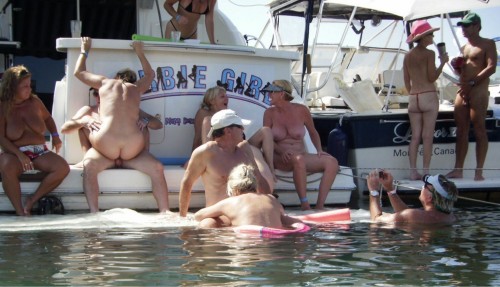 beachdancer:  fucking and sucking on the boating party