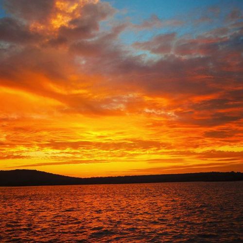 Sunset in the Galapagos IslandsI’ve seen my share of amazing sunsets and this Galapagos Islands su