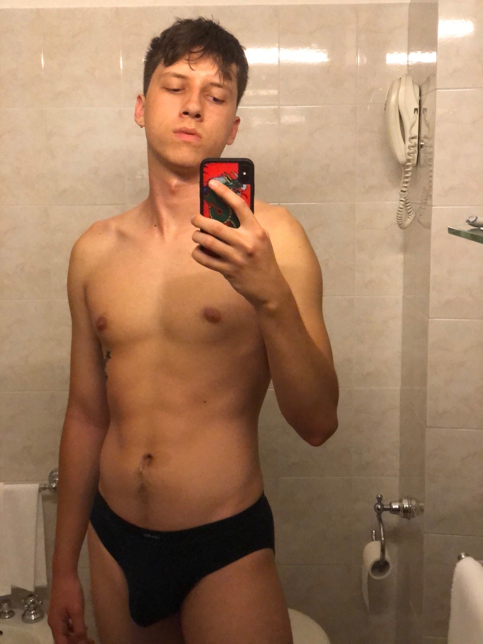 lil-eath:  good vibes from the hotel bathroomIg: lil_eath
