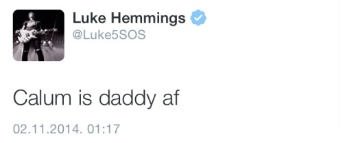 toolucas: THE FUCK IS GOING ON WITH 5SOS AND DADDY KINKS TODAY SLOW DOWN MOCHACHO I knew it..