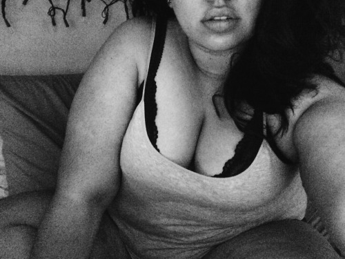 inbtwnsongs:  Apparently I take 90% of my pictures at work lol 😜  Happy Big Girl’s Appreciation Day! ✨   😍