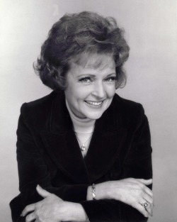 driveintheaterofthemind:R.I.P. Betty White (January 17, 1922 – December 31, 2021)