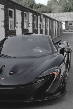 artoftheautomobile:  McLaren P1 (Credit: