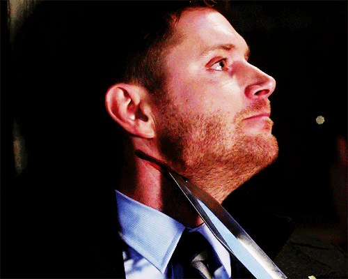 michaelssw0rd:  Dean Moments: 9x14- Captives  Forgive me but DAMN!….Blood!kink!  