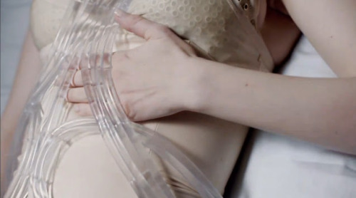 titslush:  Robyn Indestructible ”Body Talk” 