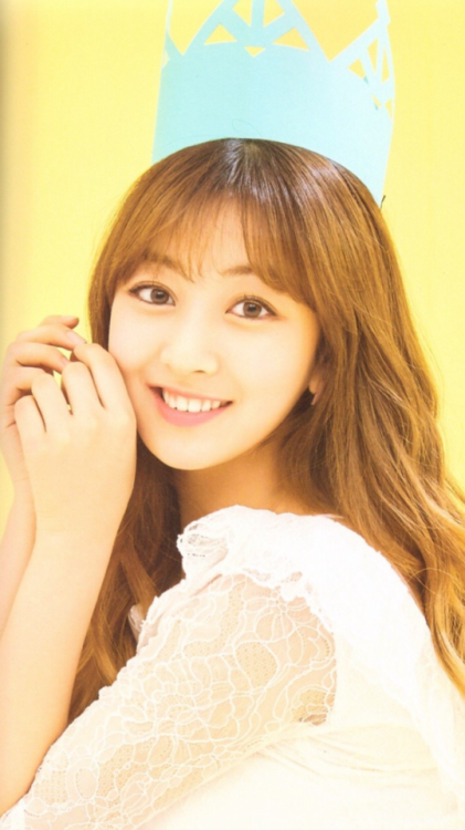 Jihyo (Twice) wallpaperslike/reblog if you save/use 