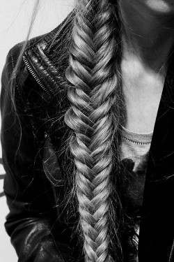 brightlightsdarkeyes:  brightlightsdarkeyes: Click for fashion, model, grunge, indie