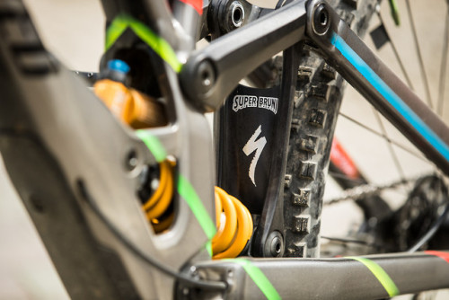 aces5050: (via WINNING BIKE - Loic Bruni’s Prototype Specialized Demo - Mountain Bikes Feature Stori