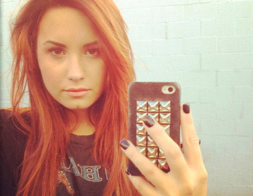 Sex Demi Lovato com maquiagem:  pictures