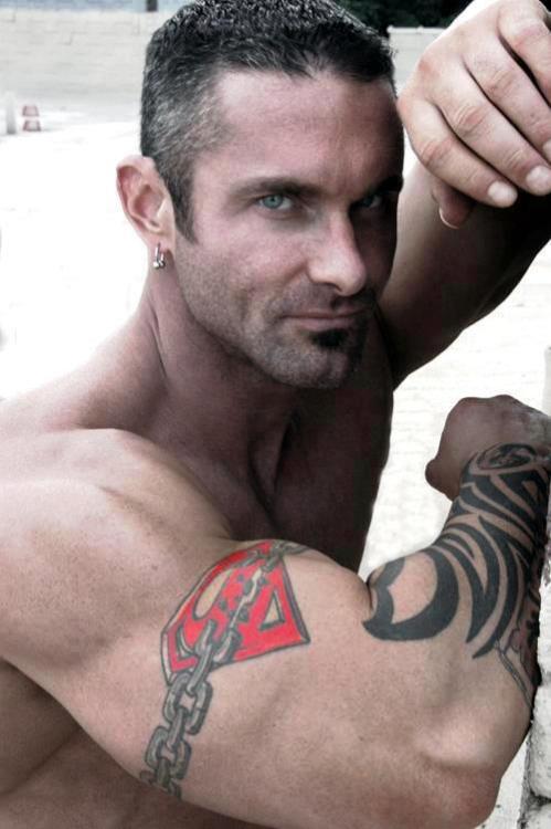 @RobKreider | http://bit.ly/YKYLSI | tumblr.com/tagged/Rob_Kreider #RobKreider #muscles #tattoos