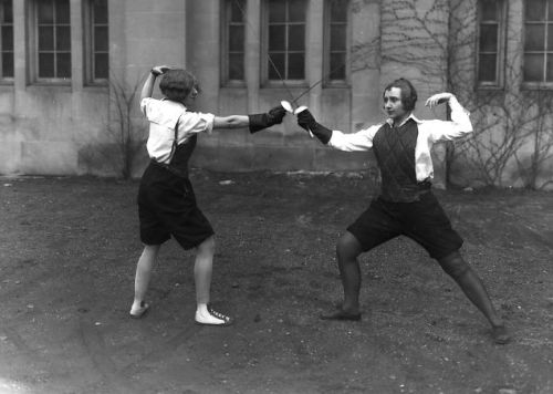 the-history-of-fighting: Old School Fencing Ladies