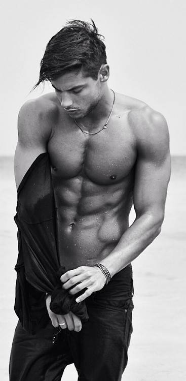 hotboy92:  http://hotboy92.tumblr.com/