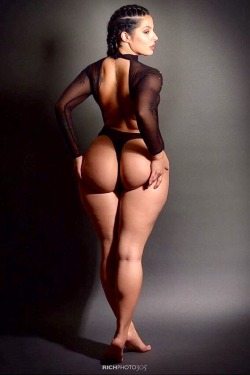 countrygrammer:  Thick…