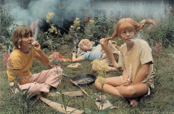 trippystonerstuff:  Pippi smoking the weed