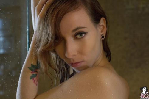 past-her-eyes:  Arcanine Suicide arcanine.suicidegirls.com Link to South African SuicideGirls 