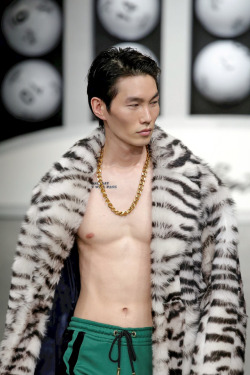 damplaundry:   Jo Wonil at Blood Brother