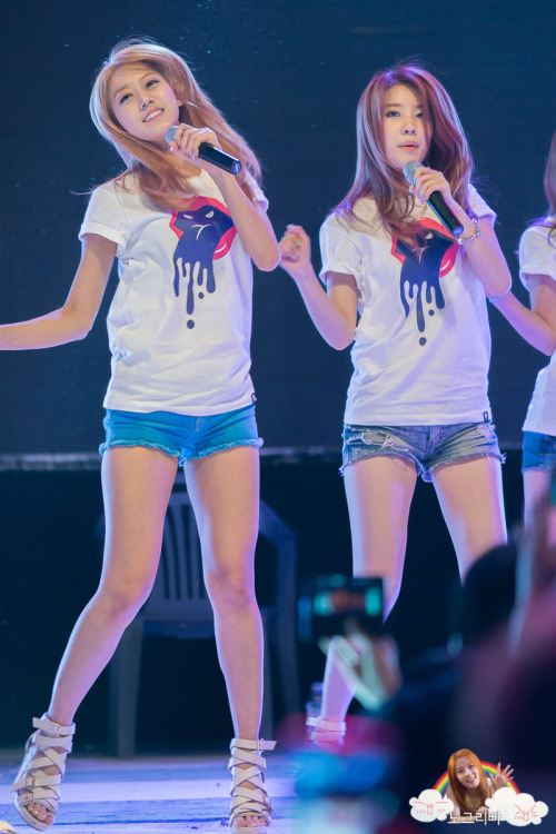 visualglow:05/16 Seung A & No Eul fantaken @ Sejong University Festival by wannagirlsday