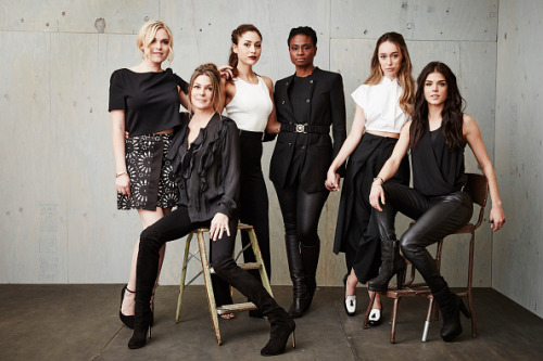 alycias-debnam-carey: [l-r] Eliza Taylor, Paige Turco, Lindsey Morgan, Adina Porter, Alycia Debnam-C