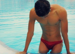 swim-fever:  http://swim-fever.tumblr.com/ 