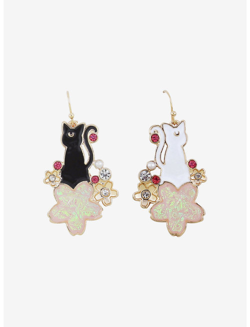 Luna &amp; Artemis earrings found at Hot Topic. Drop earrings Pearl earringsMis-match 