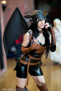 cosplayblog: Toothless (original gijinka