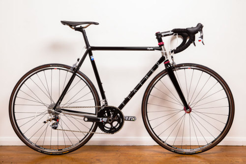 raadselachtig: agentlemancyclist: Wig Worland’s ‘Rapha Continental by Ricky Feather’ (2012) Pretty