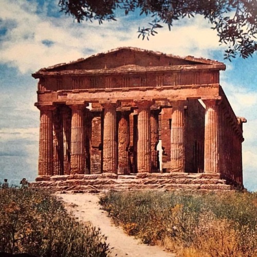 Concordian temppeli Agrigentossa. Temppeli kuuluu Sisilian vaikuttavimpiin nähtävyyksiin. Se on rake