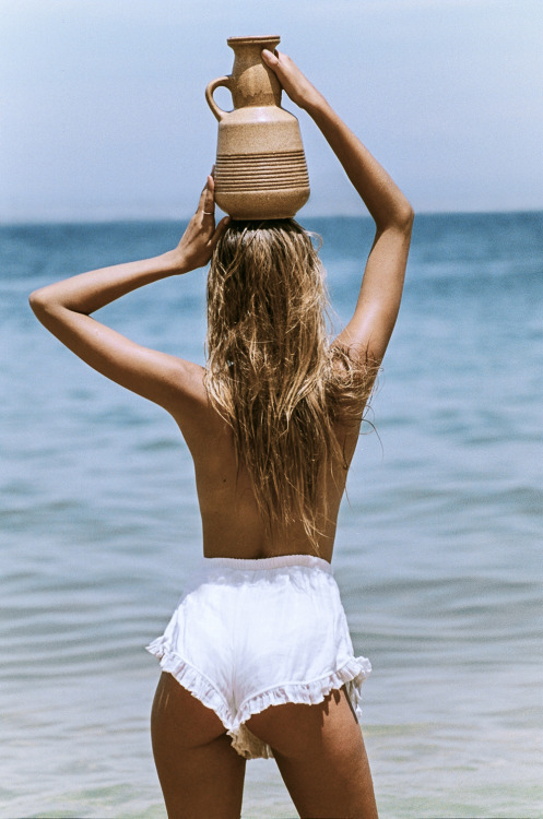 rapture-and-bliss:  Maya Stepper by Byrdie Mack for SIR The Label[posted by rapture